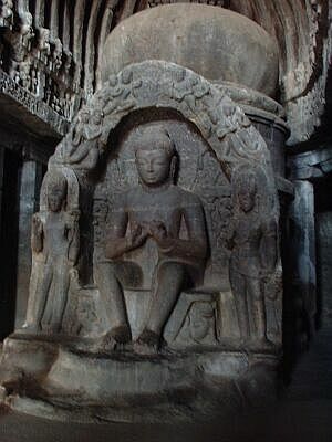 エローラ石窟・ストゥーパと仏像